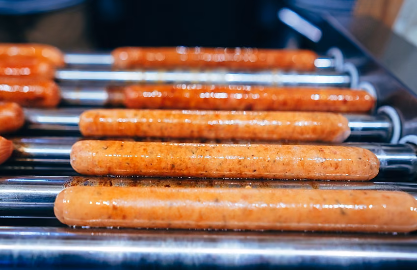 Podgrzewacze rolkowe – must-have w każdym punkcie sprzedaży hot dogów