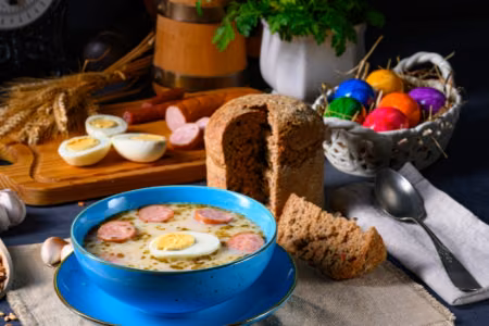 Wielkanocne wyzwania dla branży gastronomicznej – jak przygotować kuchnię na świąteczny sezon?