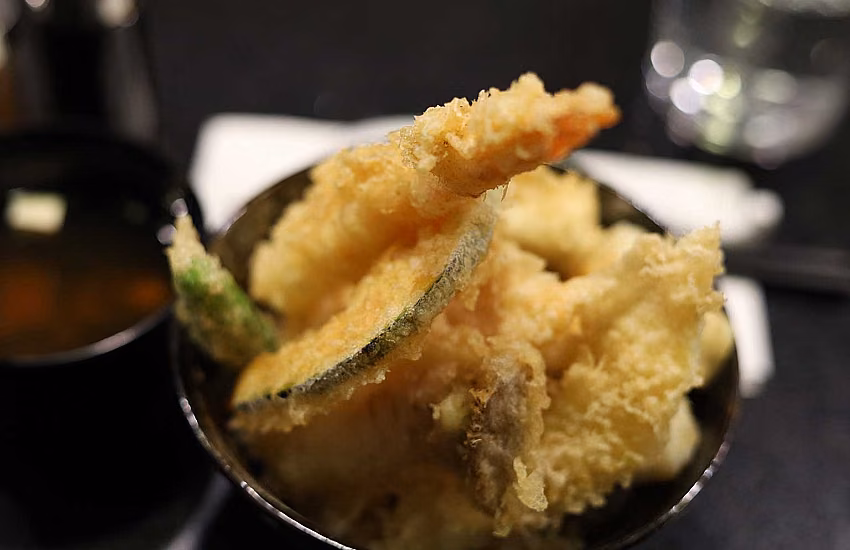 Nie tylko frytki! Dania, które przygotujesz w profesjonalnej frytkownicy gastronomicznej