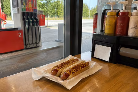 Stacja paliw jako punkt gastronomiczny – jak zmieniają się oczekiwania kierowców